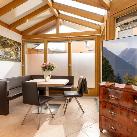 Johann * Kirchberg en Tyrol